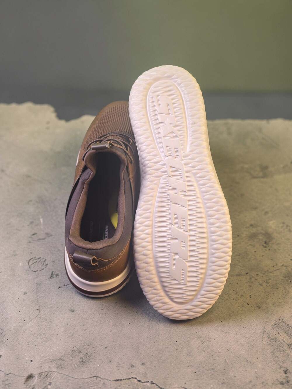 Skechers - Picture 12 of 13